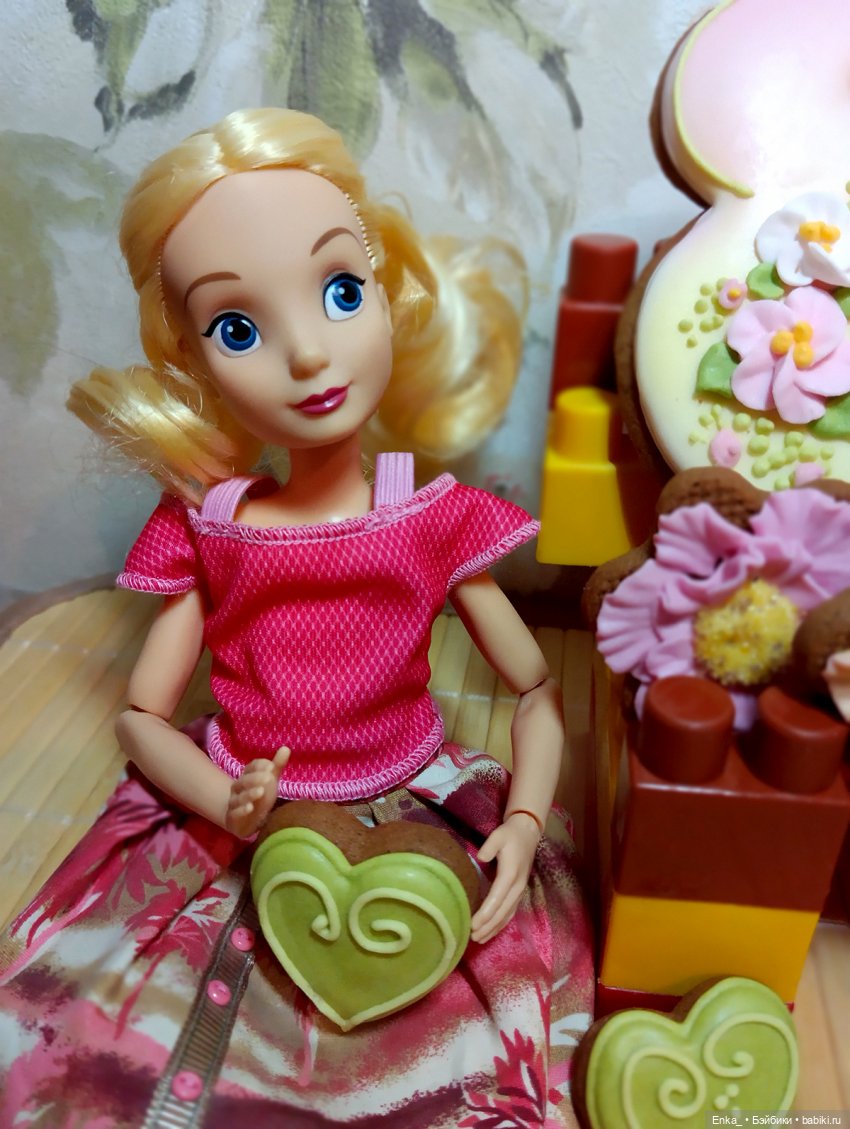 Встречаем Весну с Алисой — Куклы Disney Animators и Принцессы Диснея: Disney Store (фото 7)