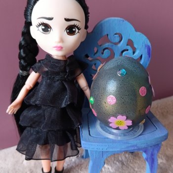 Неожиданность: Уэнсдей и пасхальное яйцо