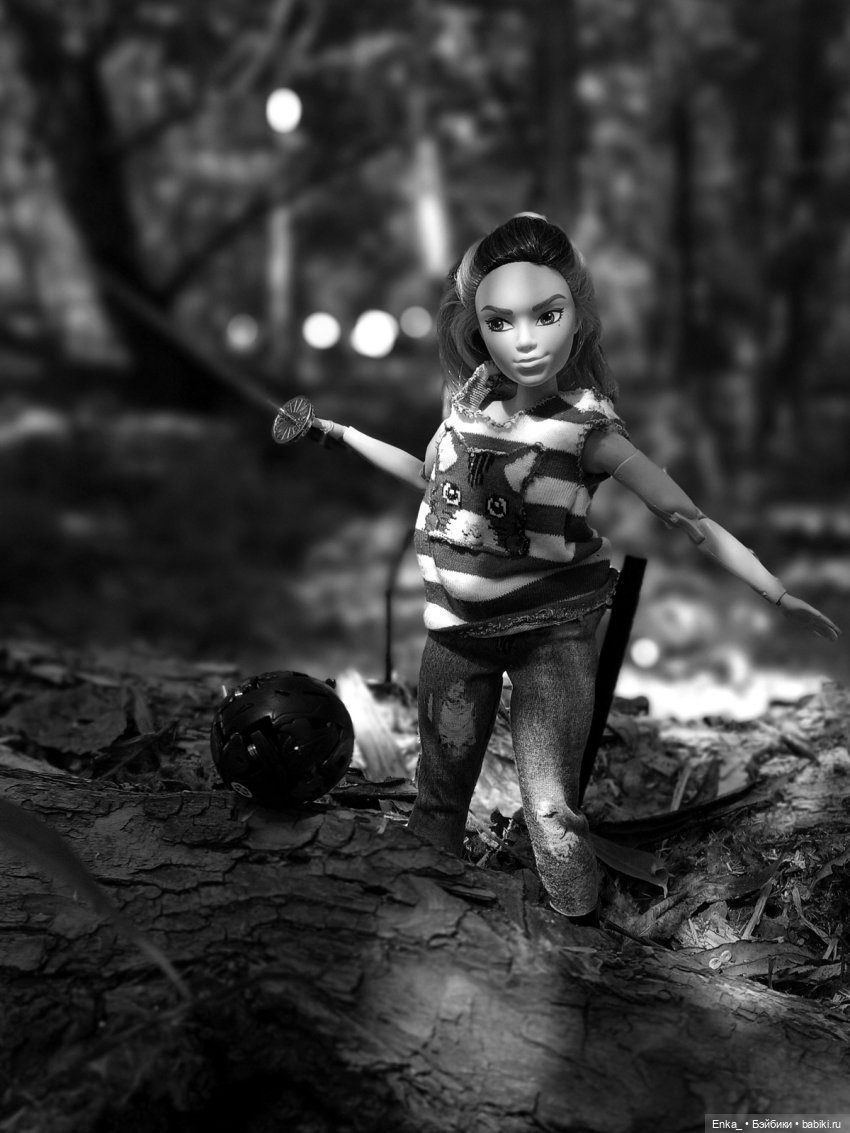 Дейзи Джонсон: тренировка с катаной