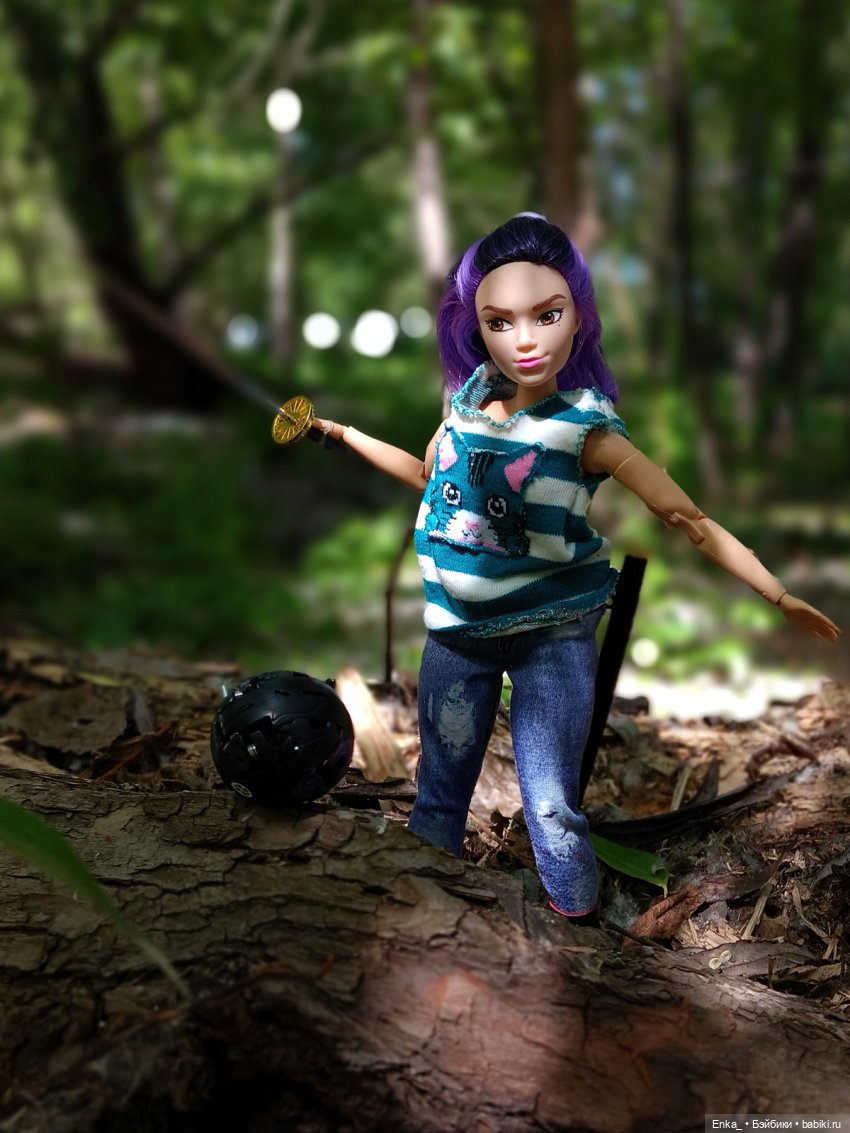 Дейзи Джонсон: тренировка с катаной