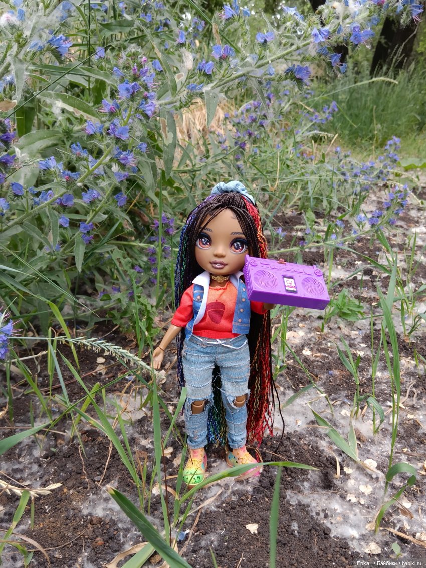 Зажгем с магнитофончиком — Куклы Rainbow High (Рейнбоу Хай (фото 2)