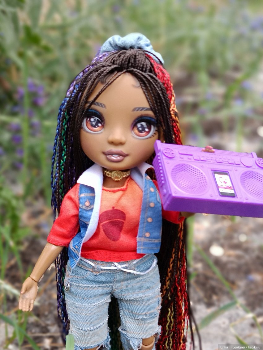 Зажгем с магнитофончиком — Куклы Rainbow High (Рейнбоу Хай (фото 3)
