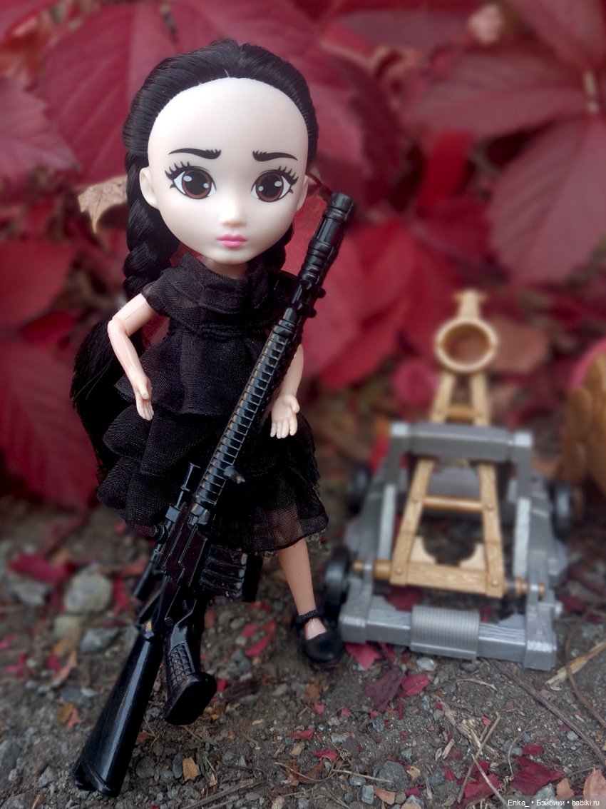 Как Уэнсди и Энид арсенал пристреливали