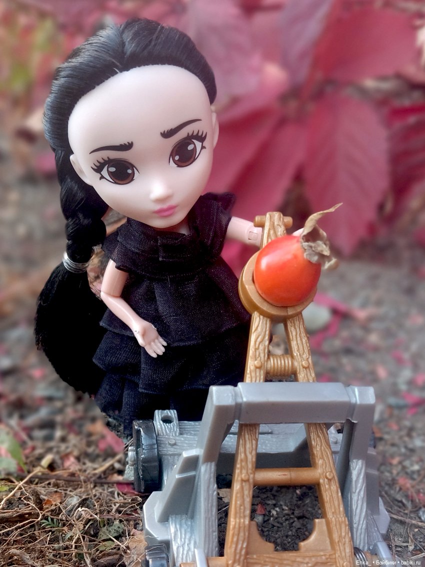 Как Уэнсди и Энид арсенал пристреливали