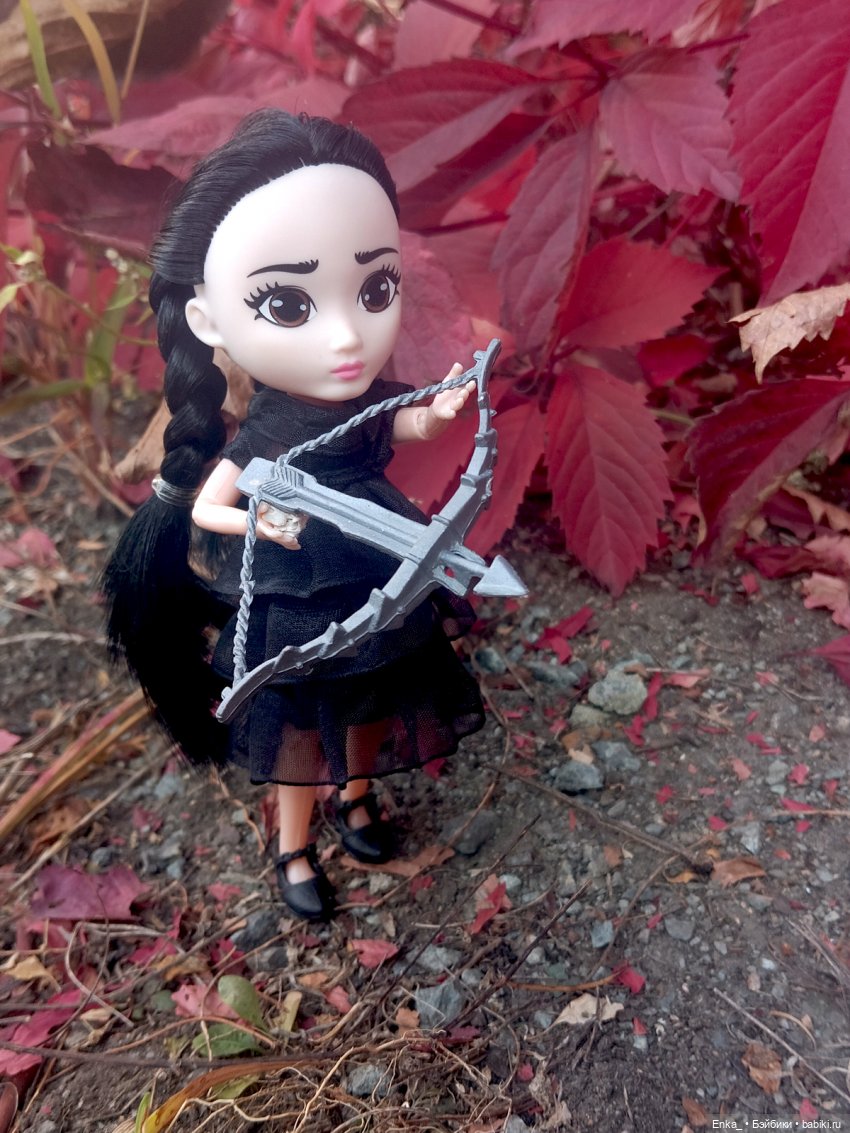 Как Уэнсди и Энид арсенал пристреливали