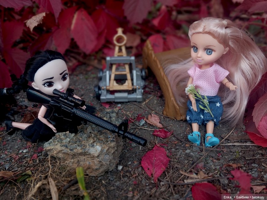 Как Уэнсди и Энид арсенал пристреливали