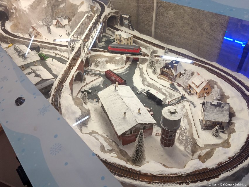 Крушение миниатюрного поезда (фото 2)