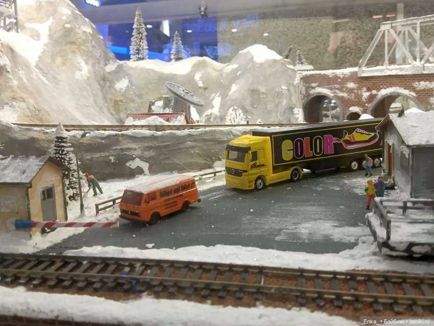 Крушение миниатюрного поезда (фото 8)