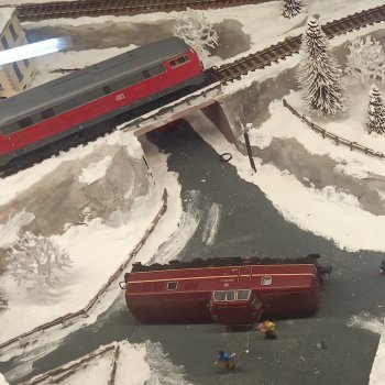 Крушение миниатюрного поезда