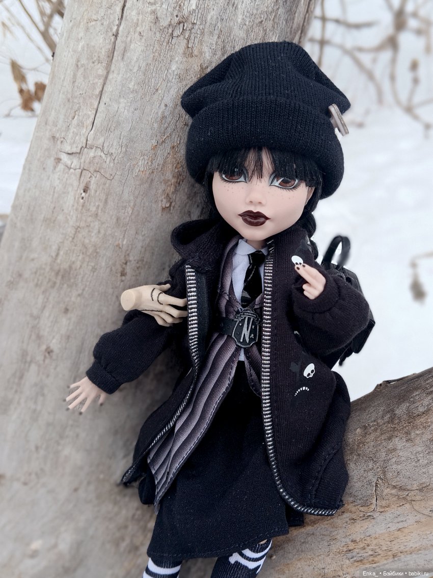 Уэнсдей: и часики снова тикают