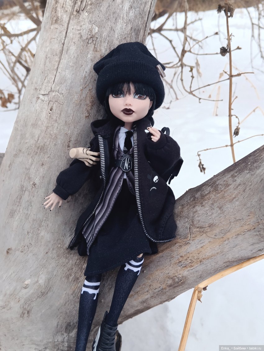 Уэнсдей: и часики снова тикают