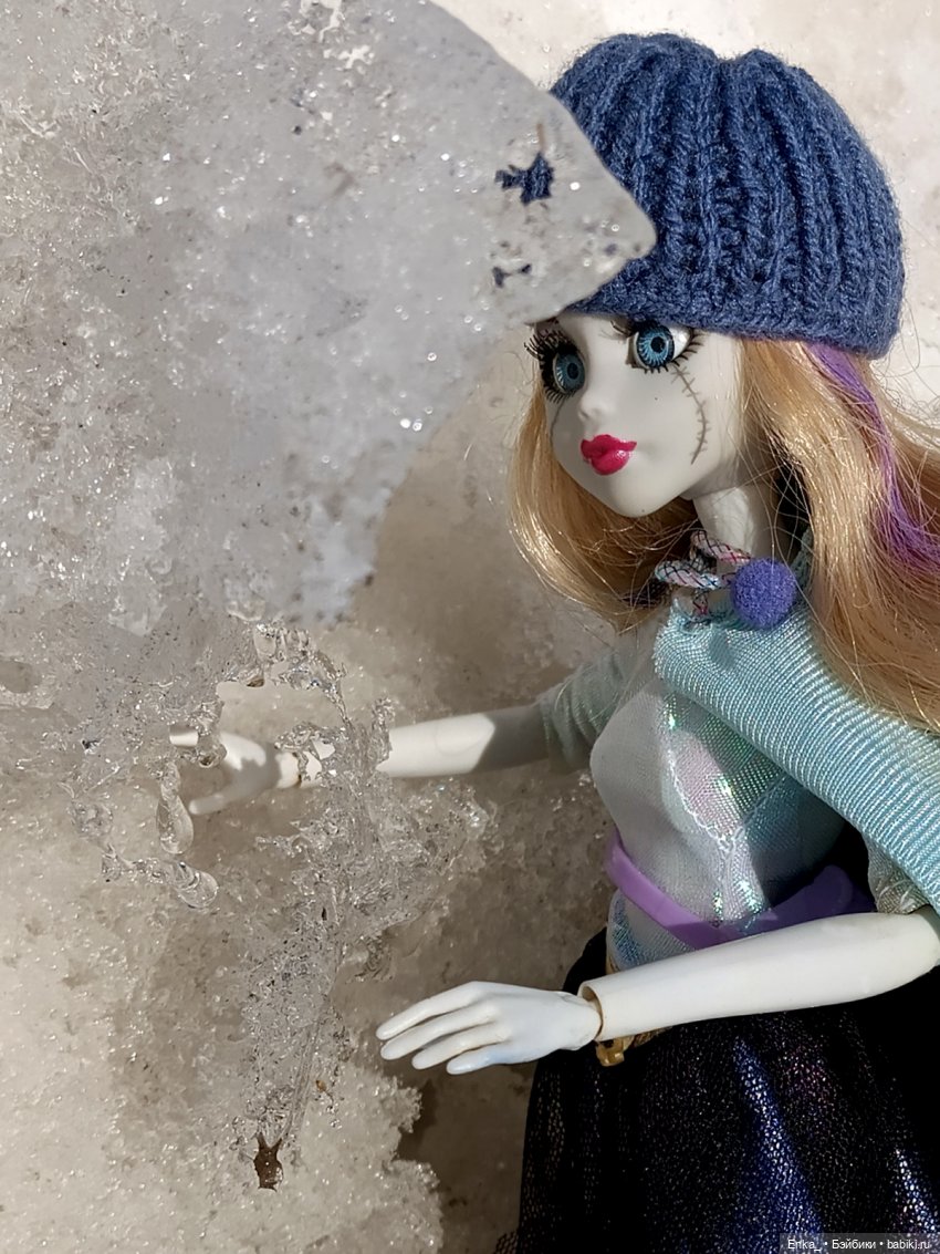 Новенькая! Такая прекрасно-ужасная принцесса-зомби