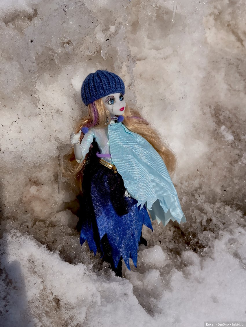 Новенькая! Такая прекрасно-ужасная принцесса-зомби (фото 7)