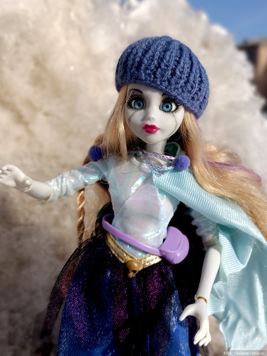 Новенькая! Такая прекрасно-ужасная принцесса-зомби (фото 5)