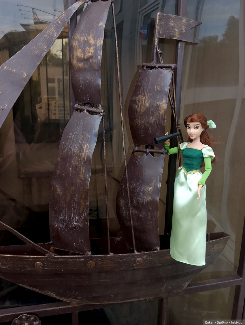 Белль в плавании — Куклы Disney Animators и Принцессы Диснея: Disney Store
