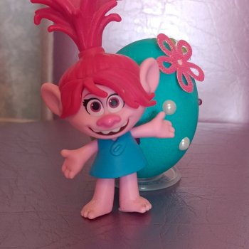 Тролли и пасхальные яйца!