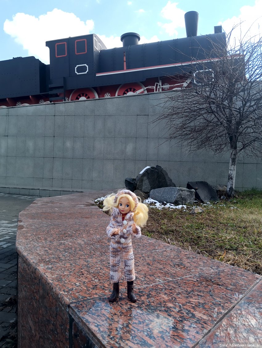 Алиса на привокзальной площади 🚉 | Бэйбики Алиса на привокзальной площади 🚉