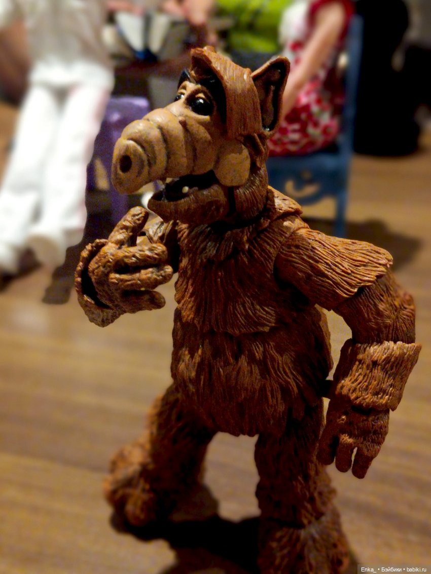 Ох уж этот Альф! «Давайте сперва перекусим, а дружелюбие проявите потом» (фото 2)