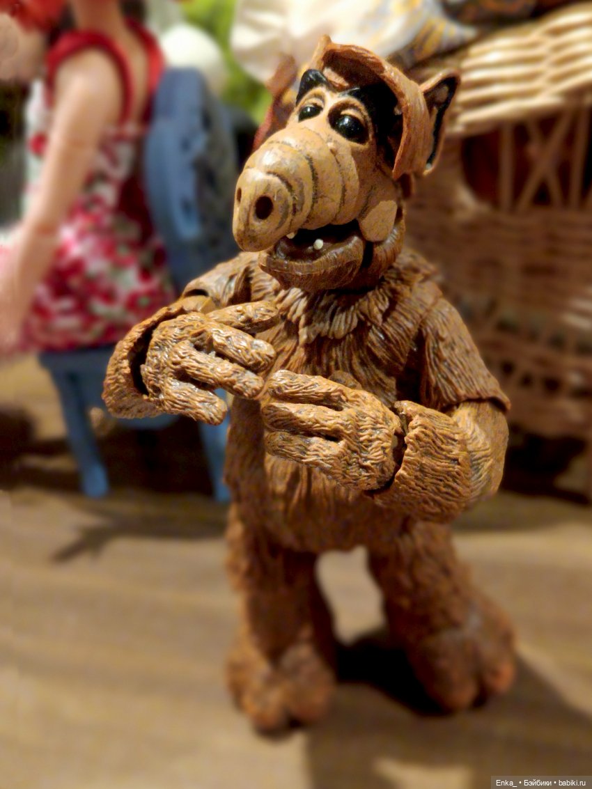 Ох уж этот Альф! «Давайте сперва перекусим, а дружелюбие проявите потом» (фото 4)