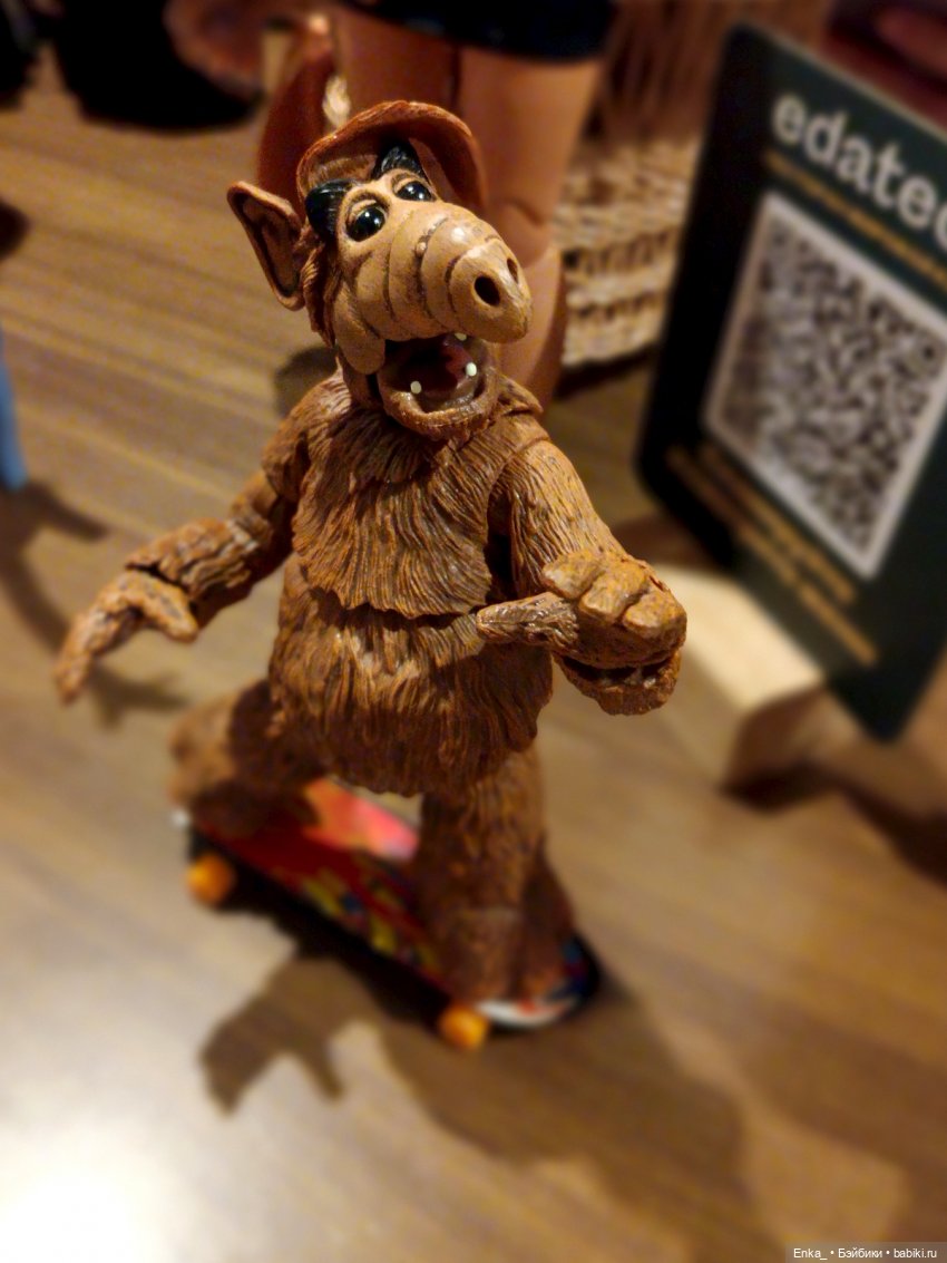 Ох уж этот Альф! «Давайте сперва перекусим, а дружелюбие проявите потом» (фото 6)