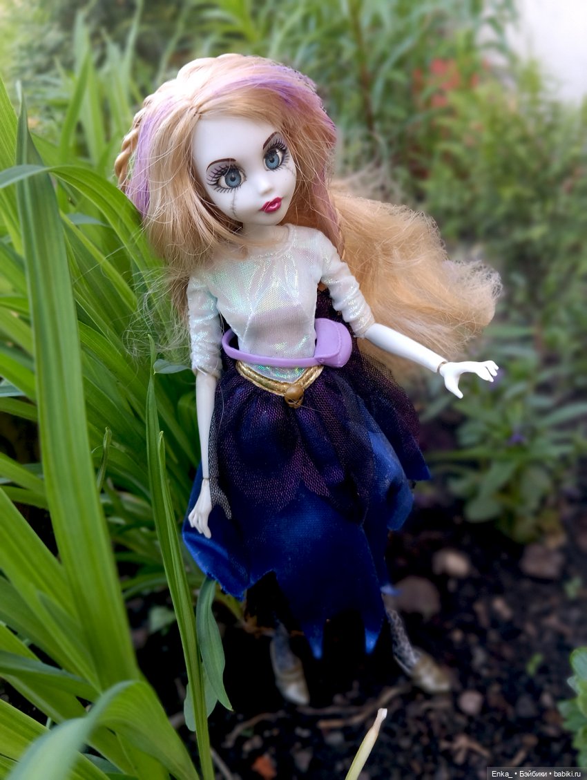 Прогулки с Неспящей красавицей зомби