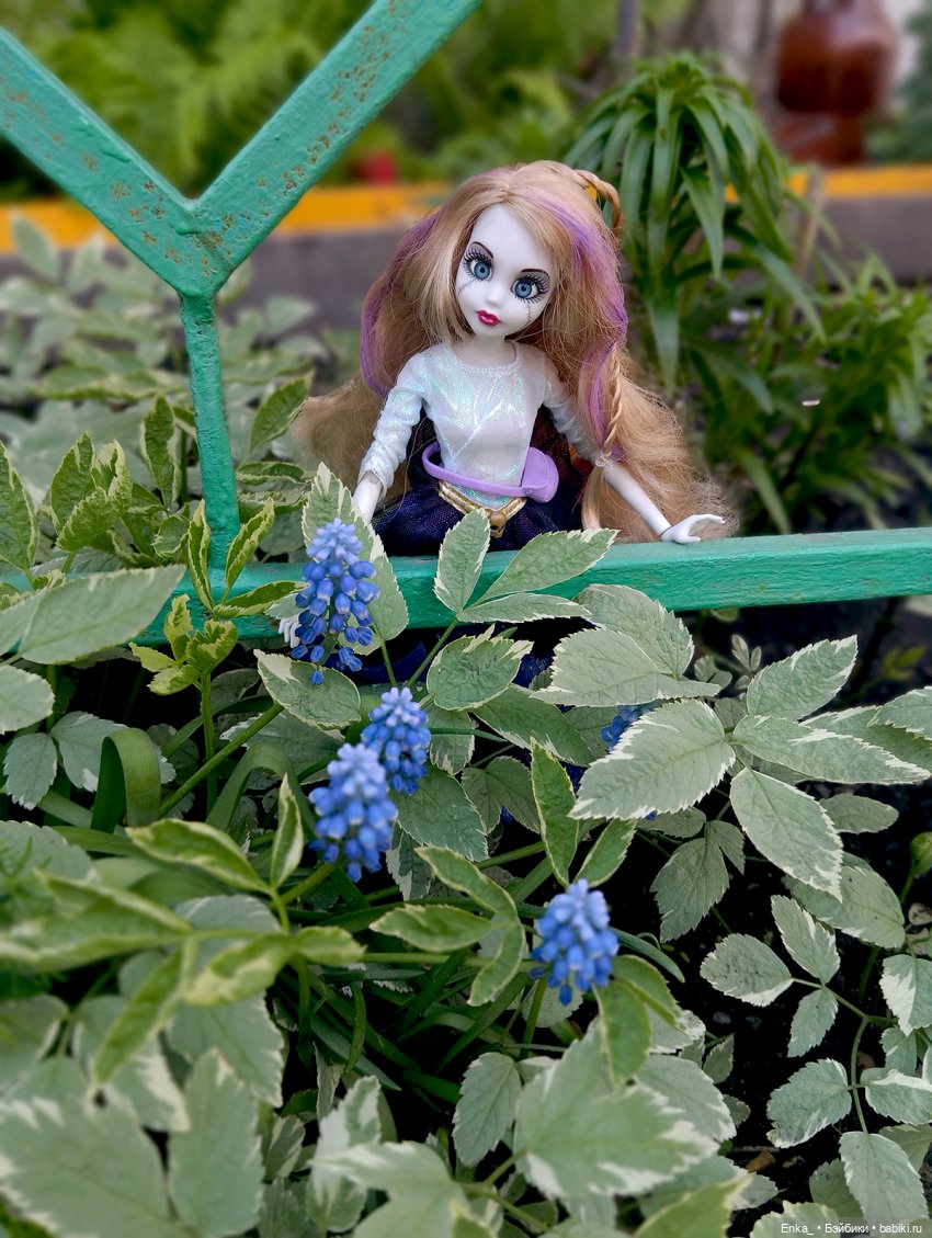 Прогулки с Неспящей красавицей зомби (фото 3)