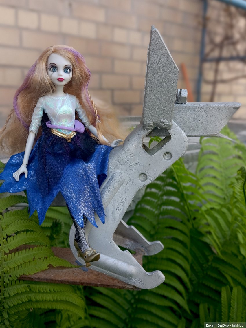 Принцесса-зомби и ее верный пес (фото 2)