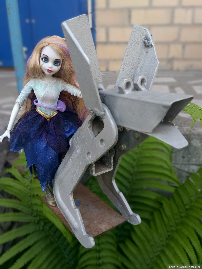 Принцесса-зомби и ее верный пес (фото 7)