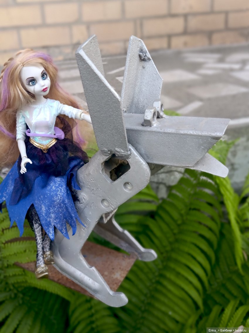 Принцесса-зомби и ее верный пес (фото 6)