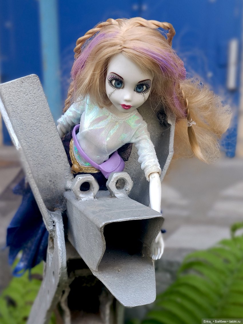 Принцесса-зомби и ее верный пес (фото 8)