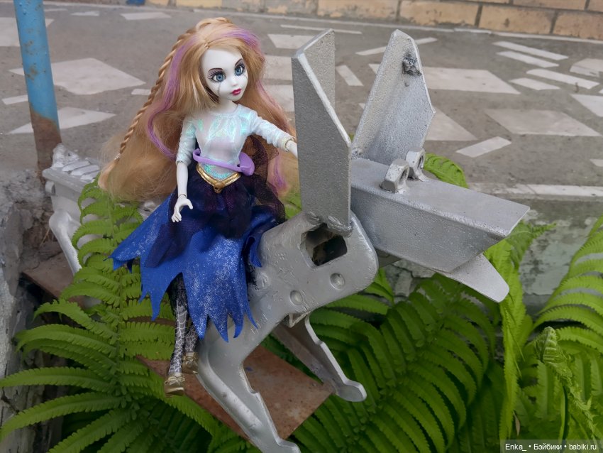 Принцесса-зомби и ее верный пес (фото 5)