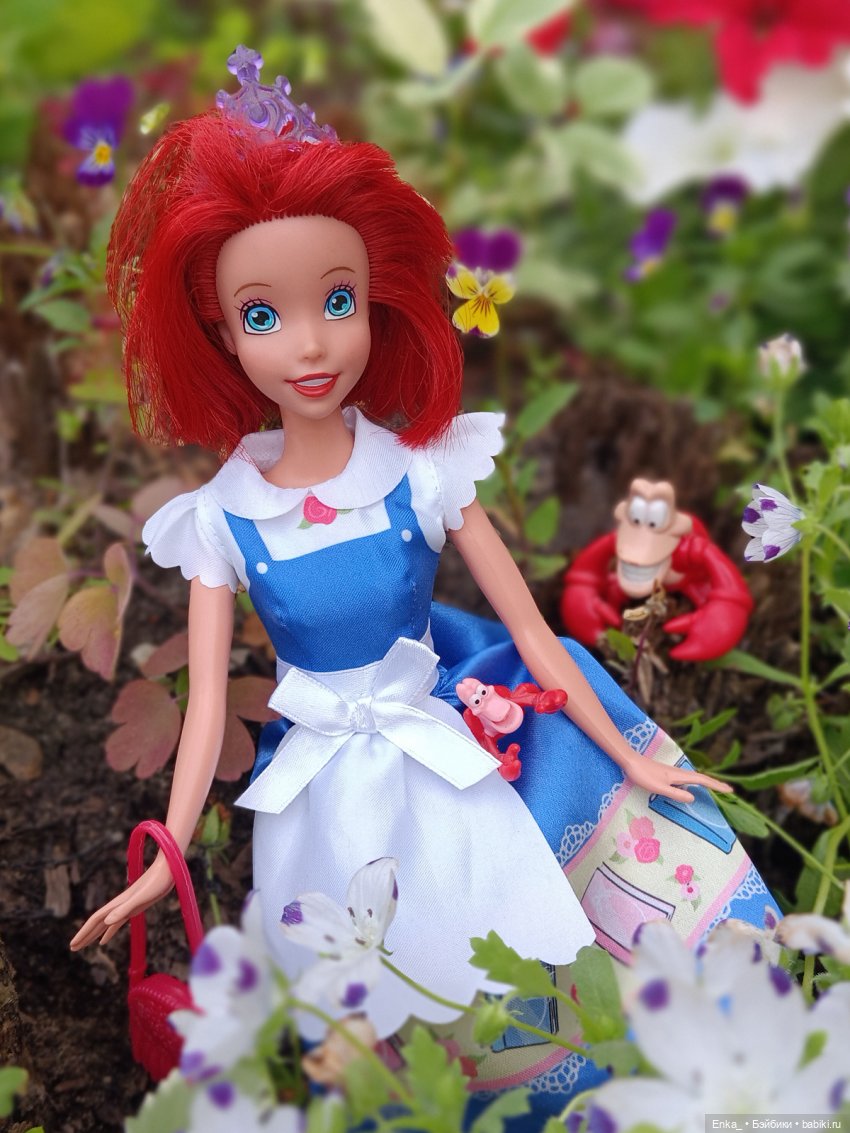 Ариэль в саду — Куклы Disney Animators и Принцессы Диснея: Disney Store (фото 9)