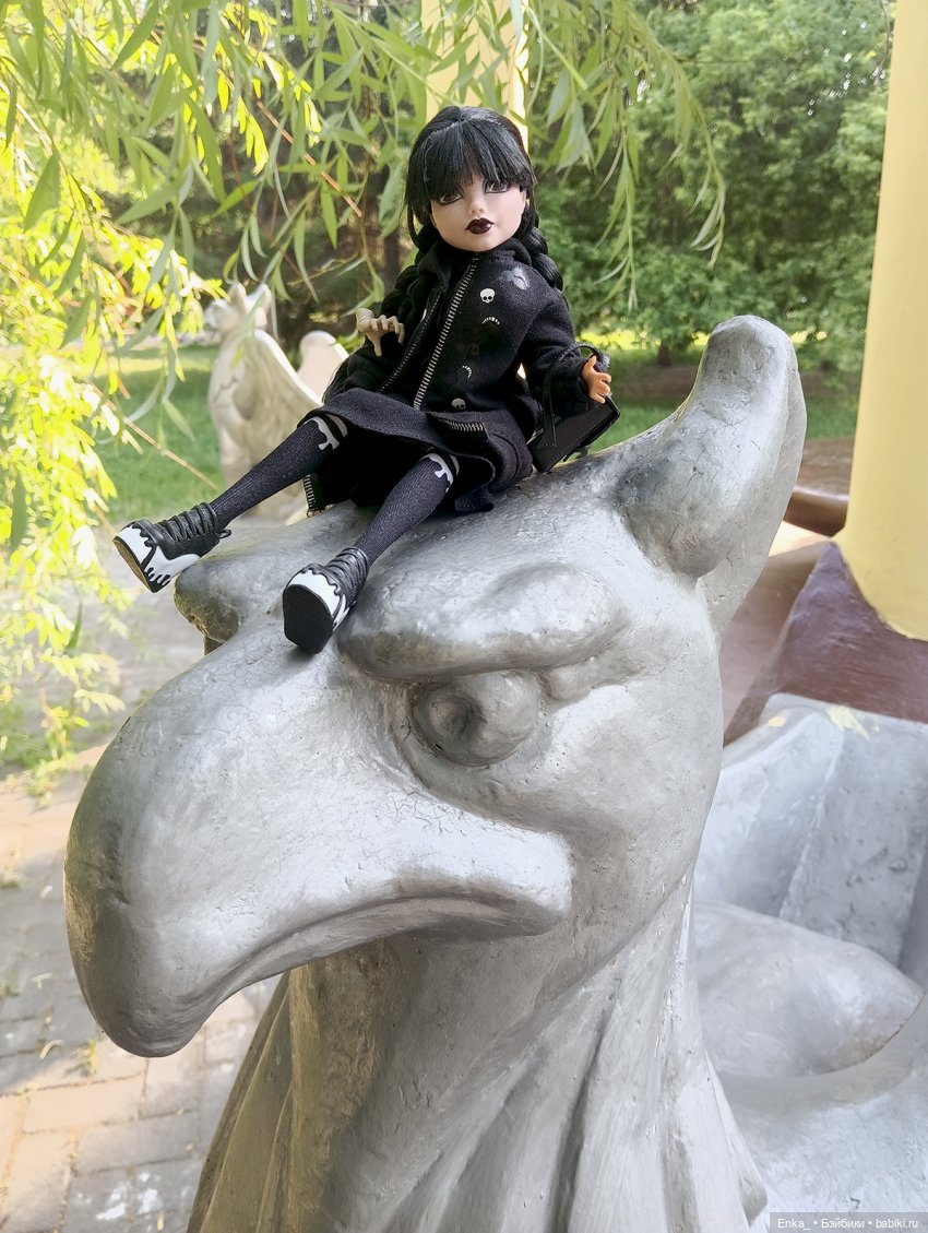 Уэнсдей у Грифона — Куклы Monster High и Ever After High: G1 (фото 7)