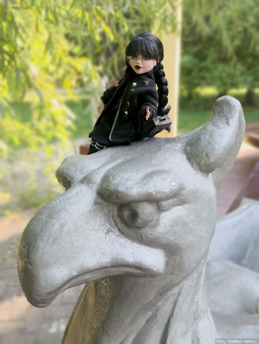 Уэнсдей у Грифона — Куклы Monster High и Ever After High: G1 (фото 6)