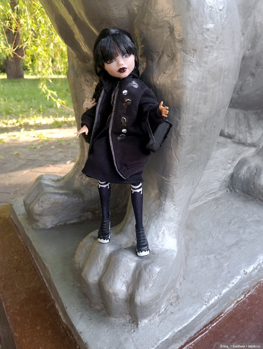 Уэнсдей у Грифона — Куклы Monster High и Ever After High: G1 (фото 2)