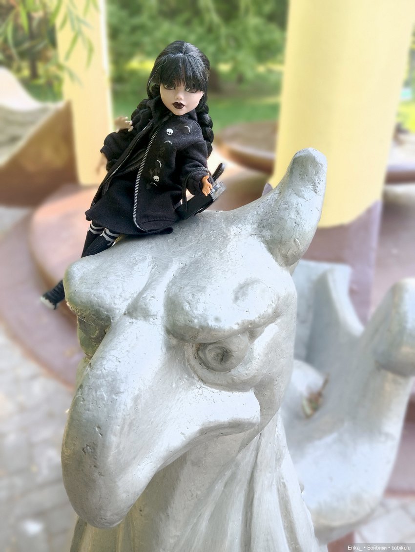 Уэнсдей у Грифона — Куклы Monster High и Ever After High: G1 (фото 10)