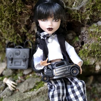 Уэнсдей: подготовка к гонкам