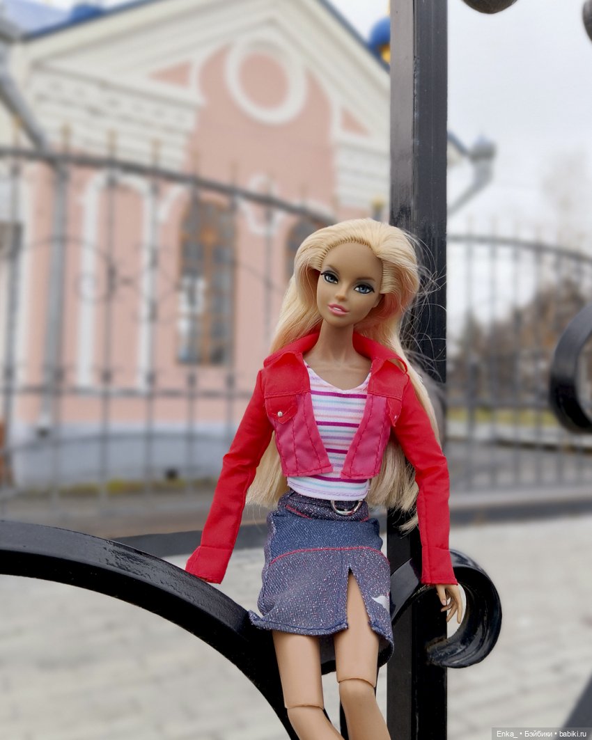 Дэйл у часовни Александра Невского (фото 8)