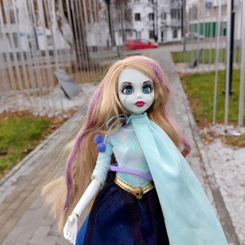 Аврора у арт-объекта Александру Попову