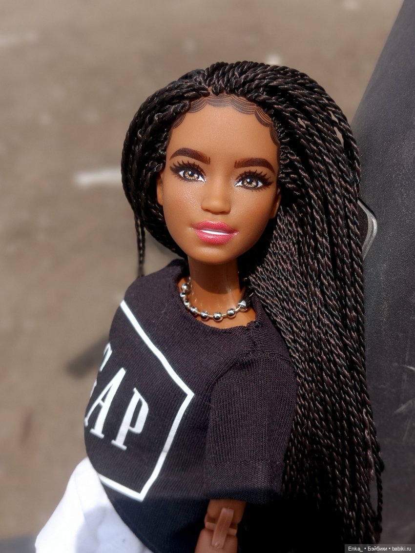 На прогулке с Ким — Куклы Barbie (Барби): Looks