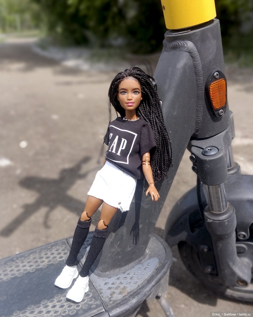 На прогулке с Ким — Куклы Barbie (Барби): Looks