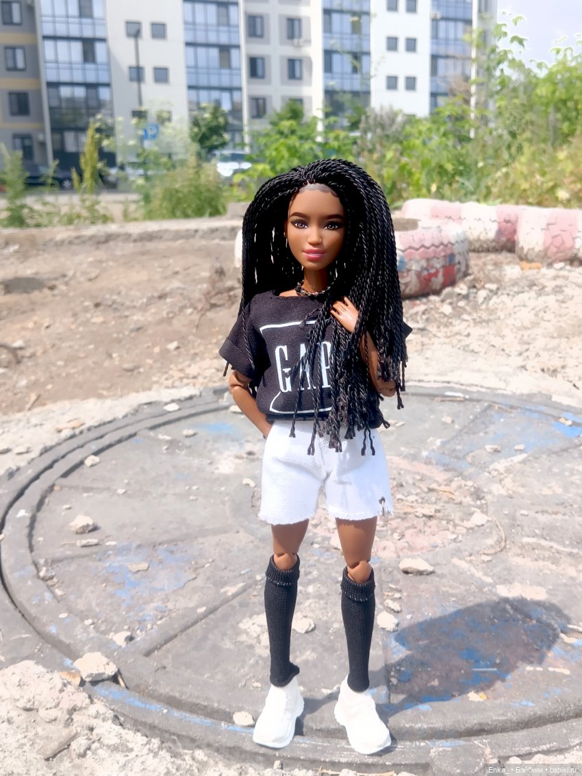 На прогулке с Ким — Куклы Barbie (Барби): Looks