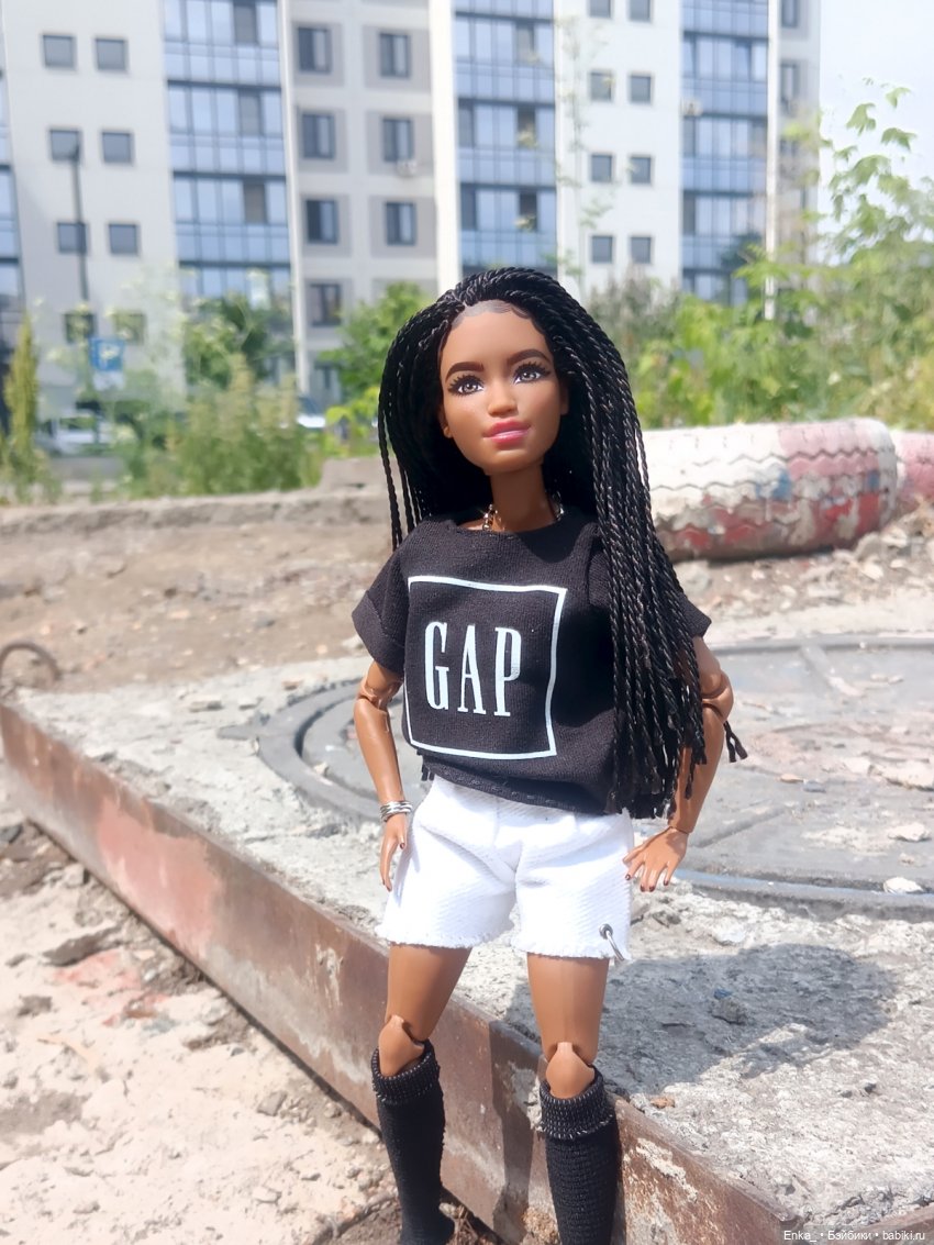 На прогулке с Ким — Куклы Barbie (Барби): Looks