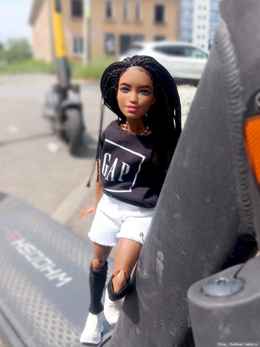 На прогулке с Ким — Куклы Barbie (Барби): Looks