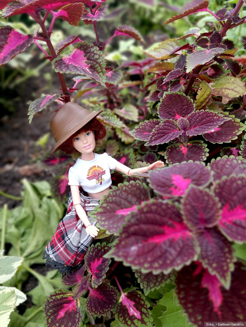 Летние прогулки с Велмой — Куклы Barbie (Барби): Looks (фото 8)