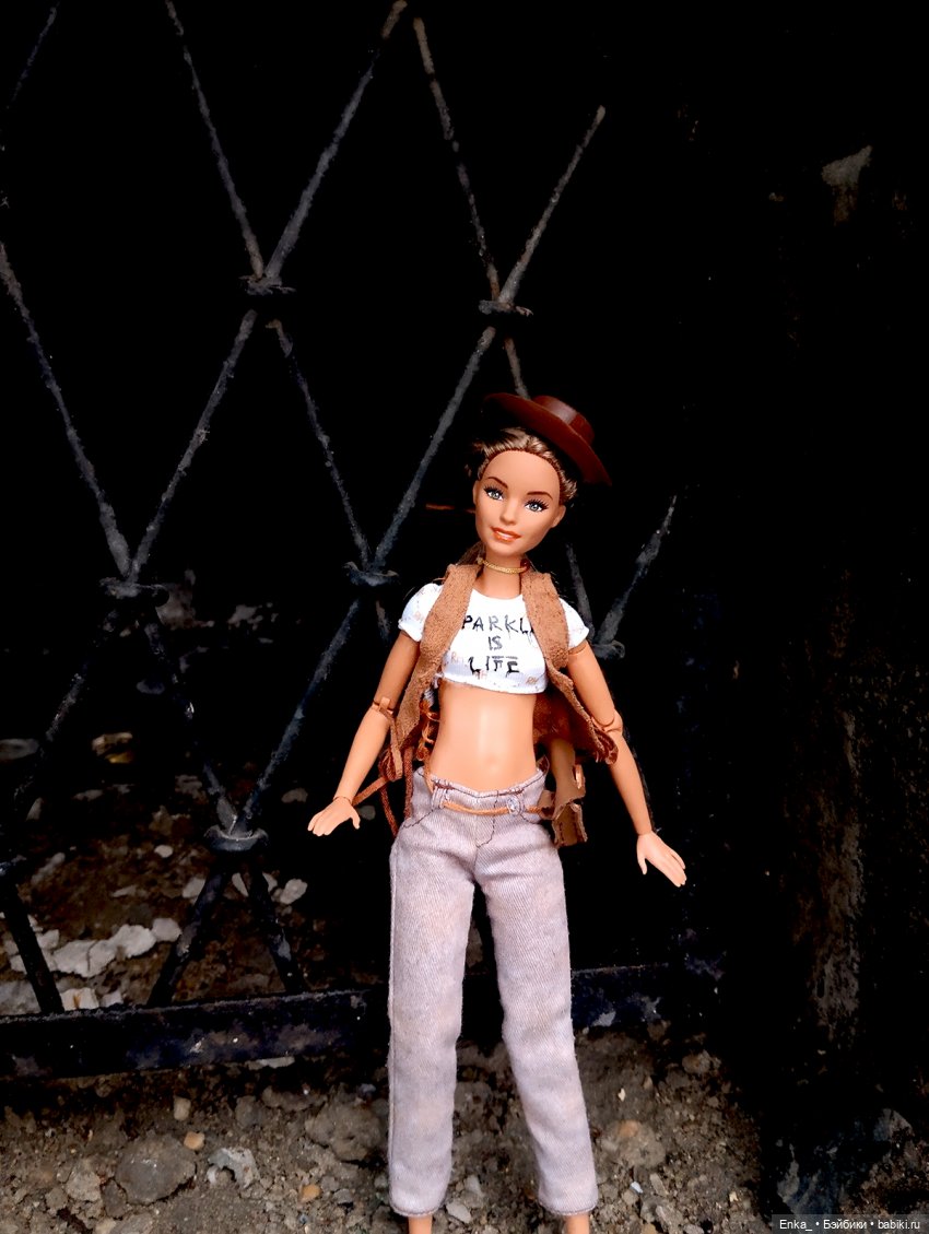 Аннет у Косого дома в Екатеринбурге | Бэйбики Аннет у Косого дома в Екатеринбурге