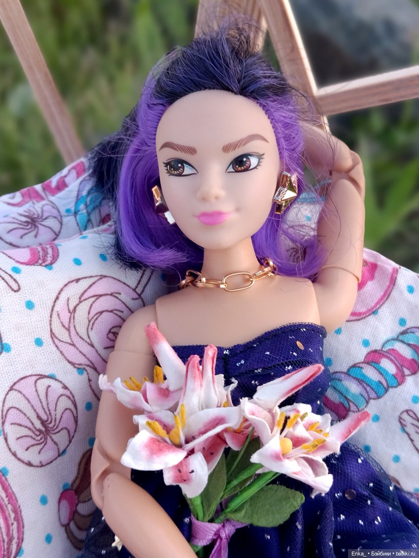 Дейзи Джонсон: загородный отдых на качелях | Бэйбики Дейзи Джонсон: загородный отдых на качелях