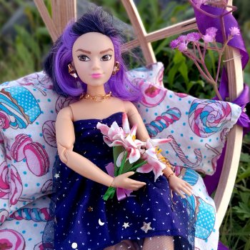 Дейзи Джонсон: загородный отдых на качелях