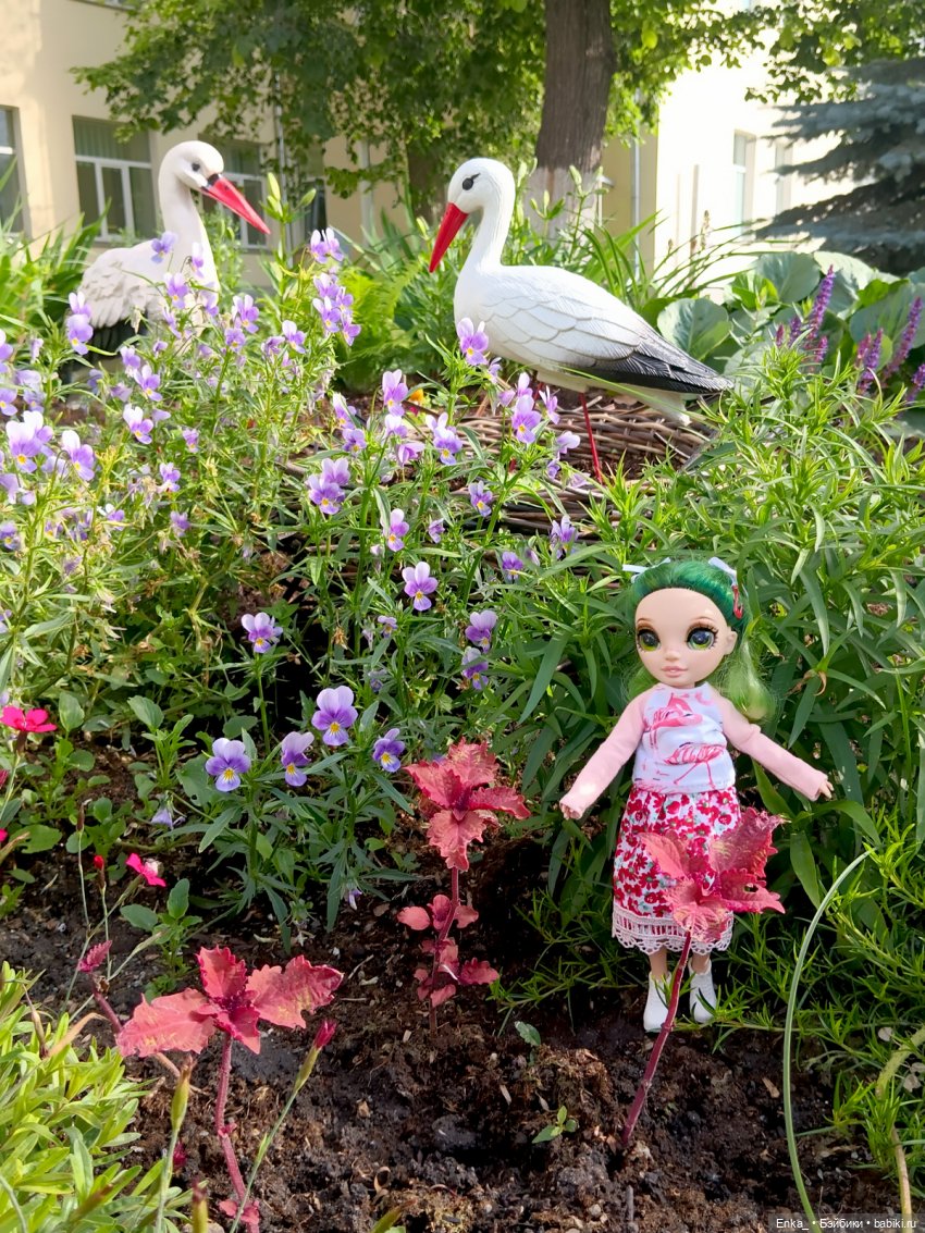 Джейд в гостях у аистов — Куклы Rainbow High (Рейнбоу Хай