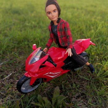 Каждому парню по мотику